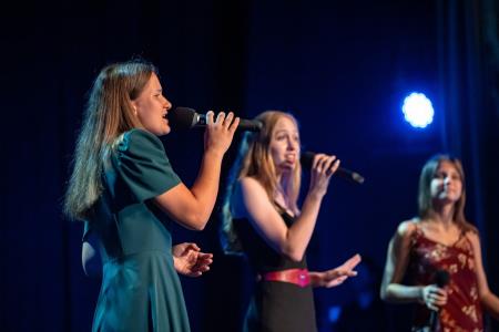 Proslava ob dnevu državnosti in priznanja zlati učenec ter naj prostovoljec 11